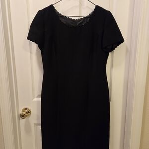 Sandra Darren Black Short-Sleeve Scallop Neck Midi Dress